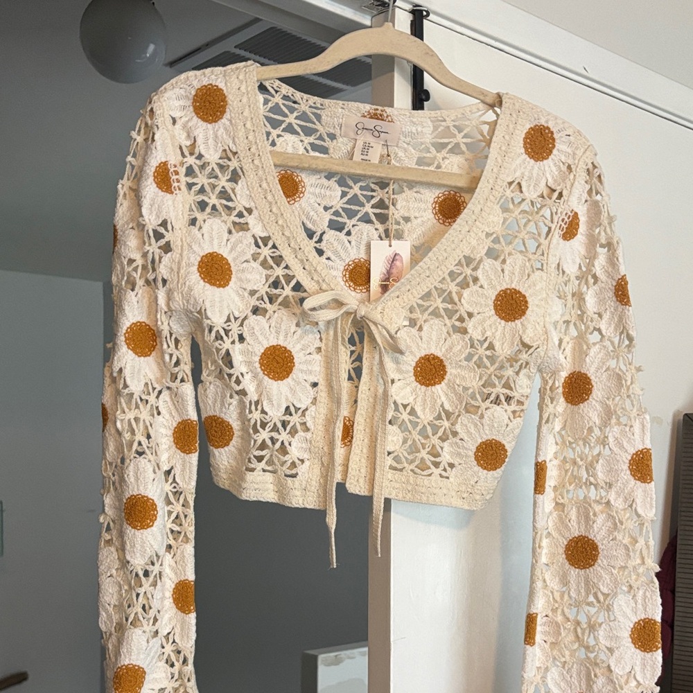 Boho crochet cardi. Jessica Simpson. NWTCream and Orange Floral Crochet Crop Top